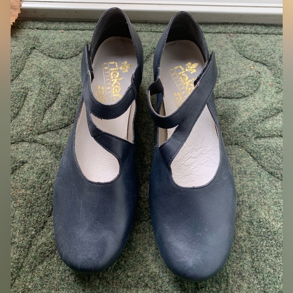 Rieker navy Mary Janes, low heel, EU 41 🌟Host Pick!🌟 - Picture 2 of 8